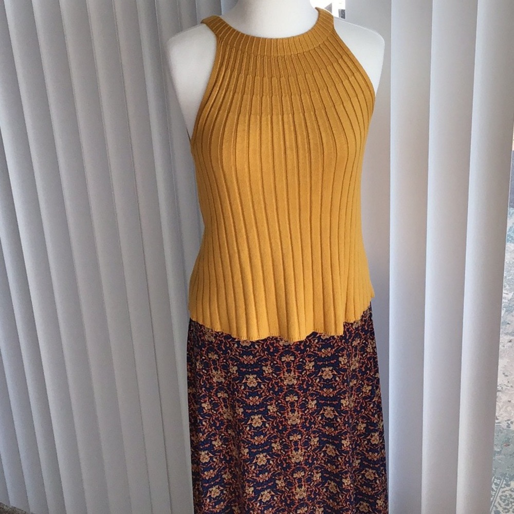 Outfit!! LuLaRoe Skirt & Rue & Willow Knit Tank!